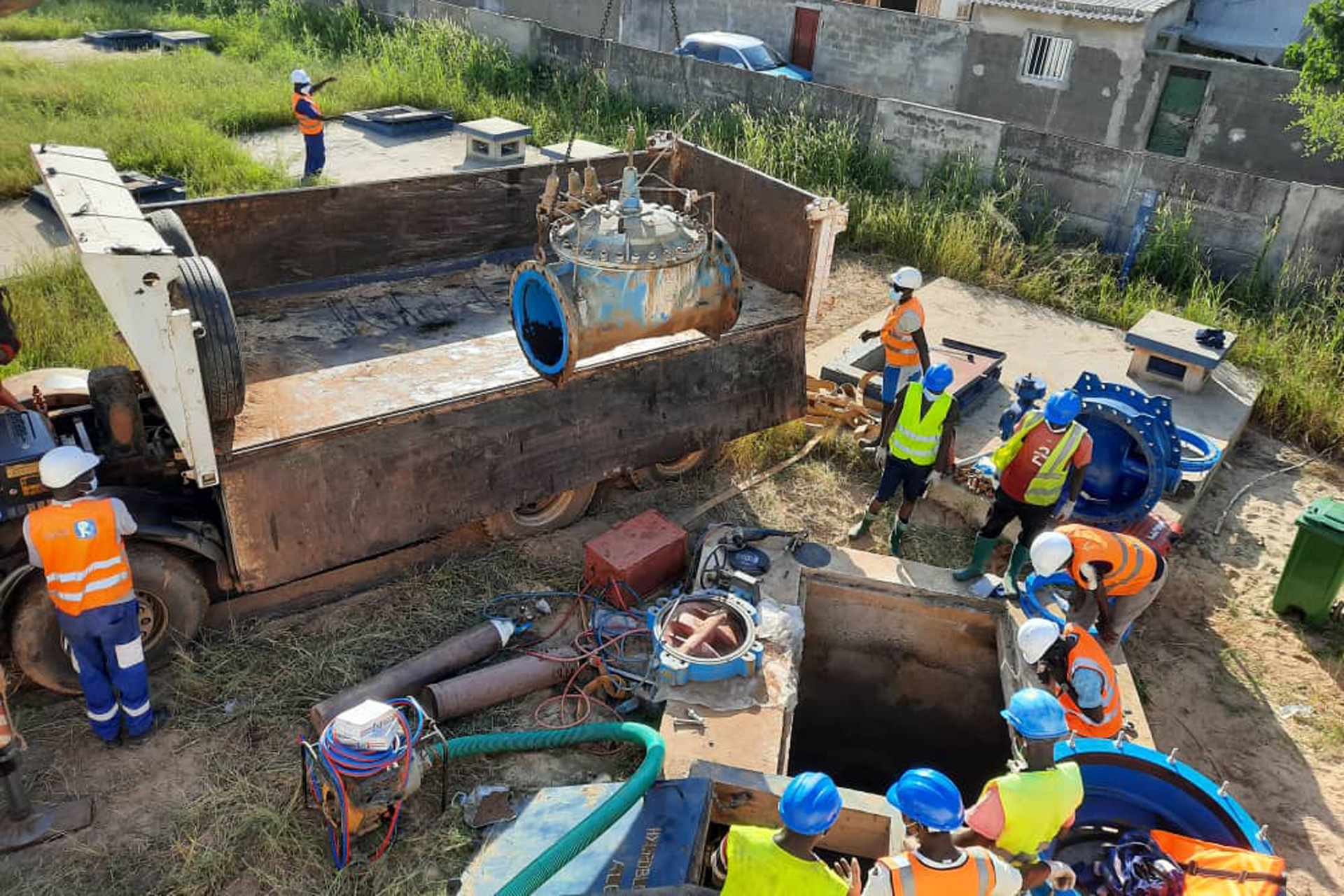 OPÉRATION DE RENOUVELLEMENT DE PIECES A L'USINE DU POINT B (Dakar